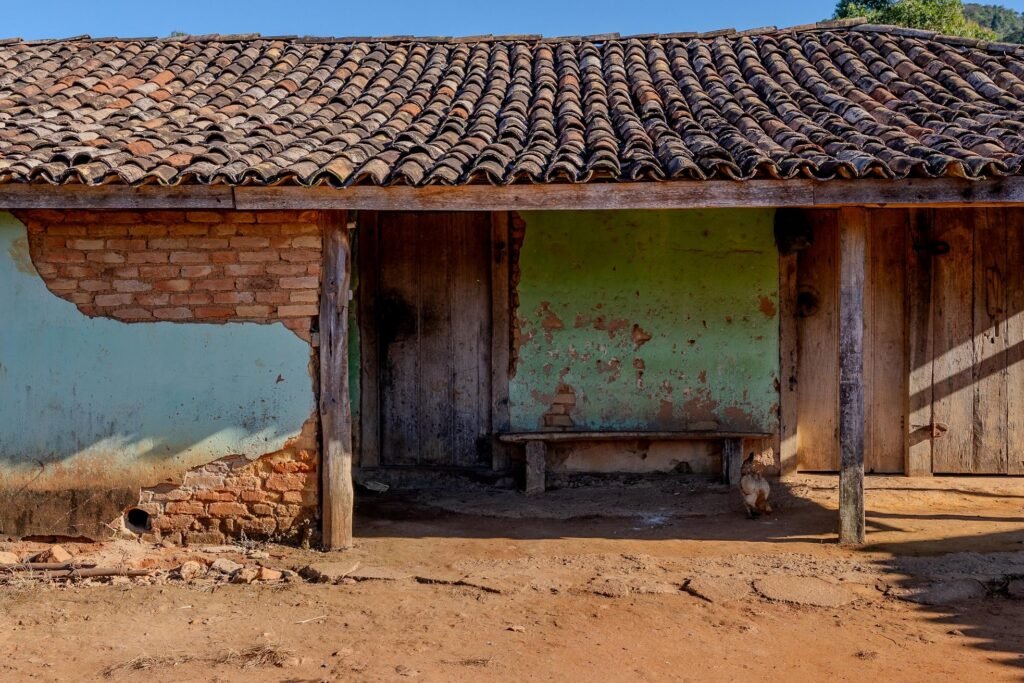 Paisagem rural do distrito de Barro Branco, em Mariana, fotografada em julho de 2025